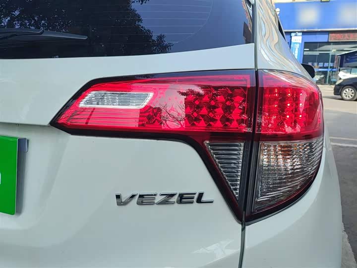 Фото 8 - Honda Vezel