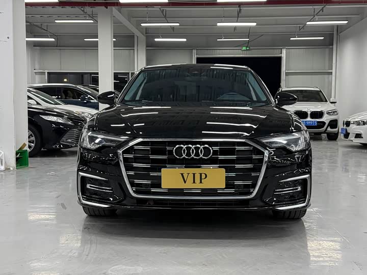 Фото 2 - Audi A6L