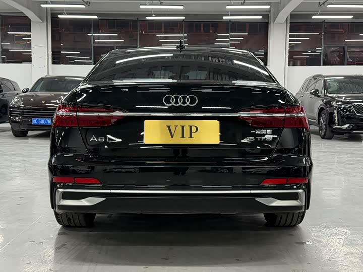 Фото 5 - Audi A6L