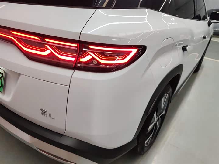 Фото 8 - BYD Song L DM-i Hybrid