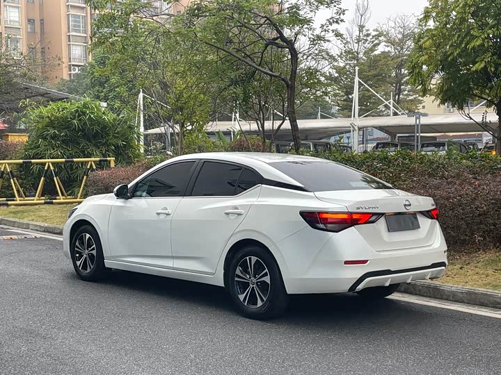 Фото 5 - Nissan Sylphy
