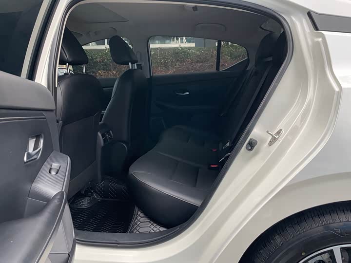 Фото 6 - Nissan Sylphy