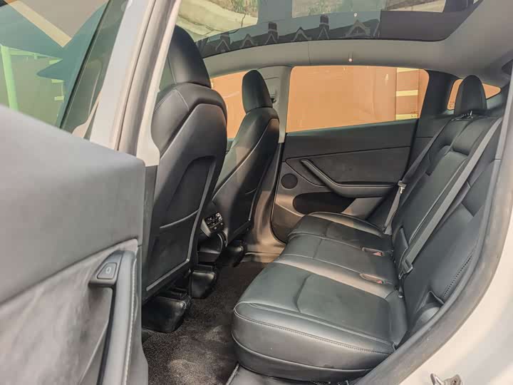 Фото 6 - Tesla Model Y