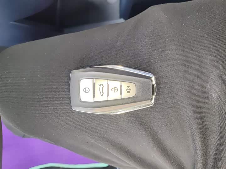 Фото 9 - Geely Geometry E Firefly