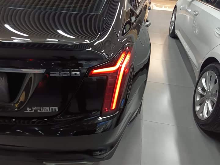 Фото 8 - Cadillac CT5