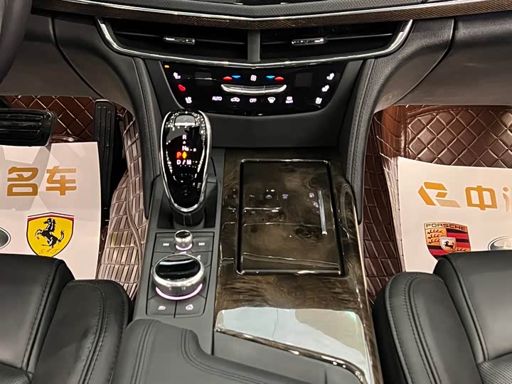 Фото 8 - Cadillac CT6