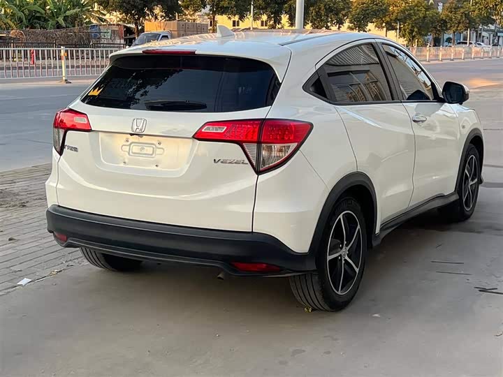 Фото 4 - Honda Vezel