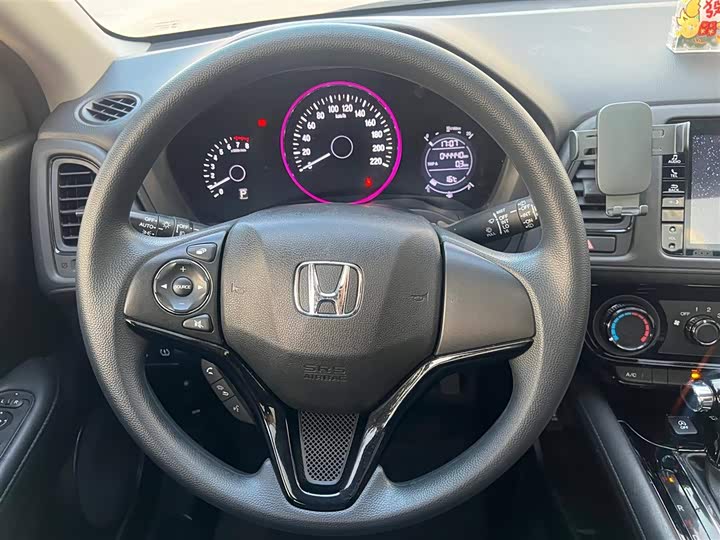 Фото 8 - Honda Vezel