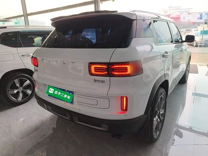 Фото 7 - Geely Icon