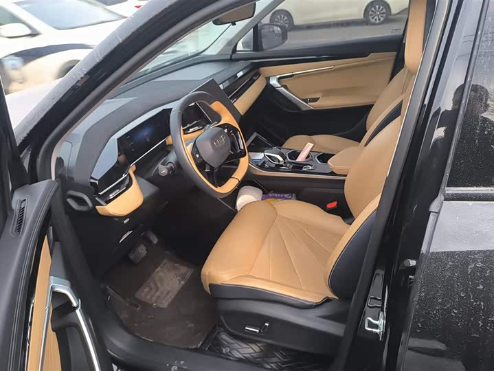 Фото 9 - Geely Atlas L