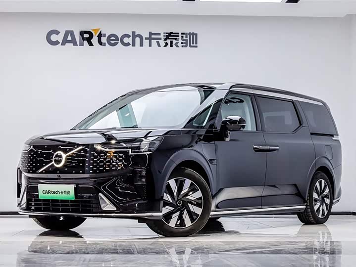 Фото 5 - Volvo EM90