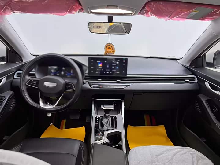 Фото 4 - Geely Emgrand