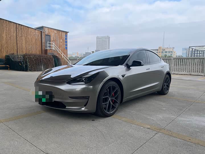 Фото 1 - Tesla Model 3