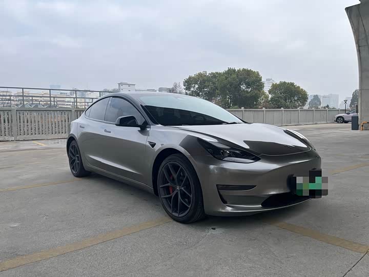 Фото 2 - Tesla Model 3