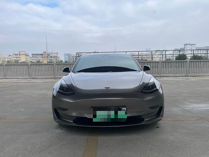 Фото 3 - Tesla Model 3
