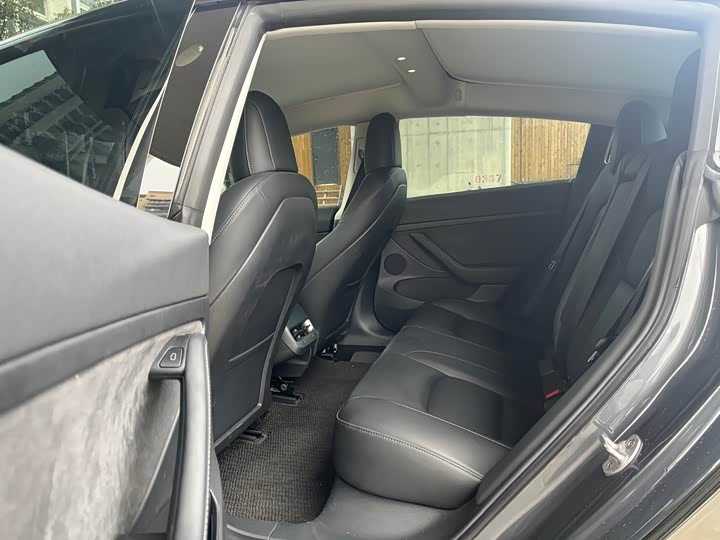 Фото 7 - Tesla Model 3