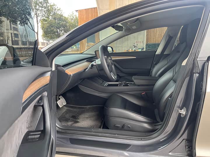 Фото 9 - Tesla Model 3