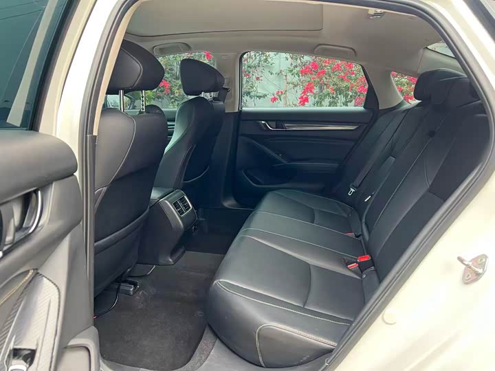 Фото 6 - Honda Inspire