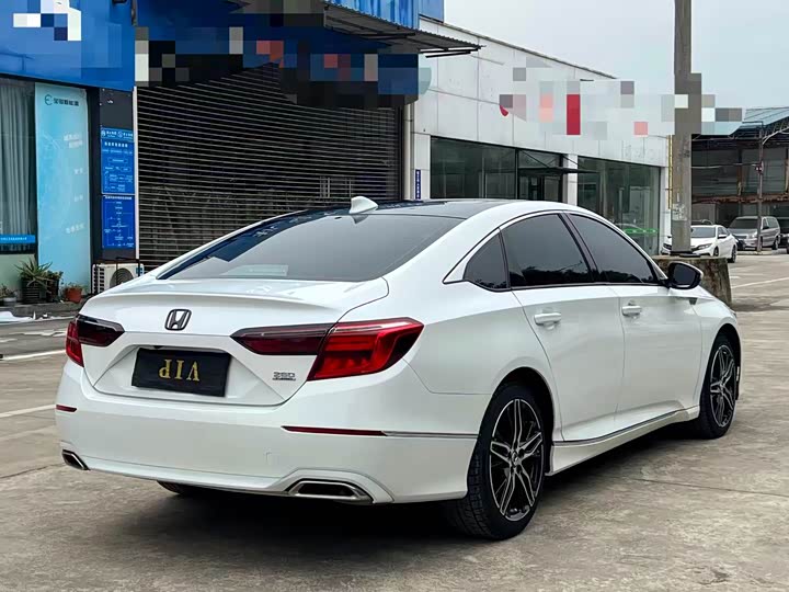 Фото 7 - Honda Inspire