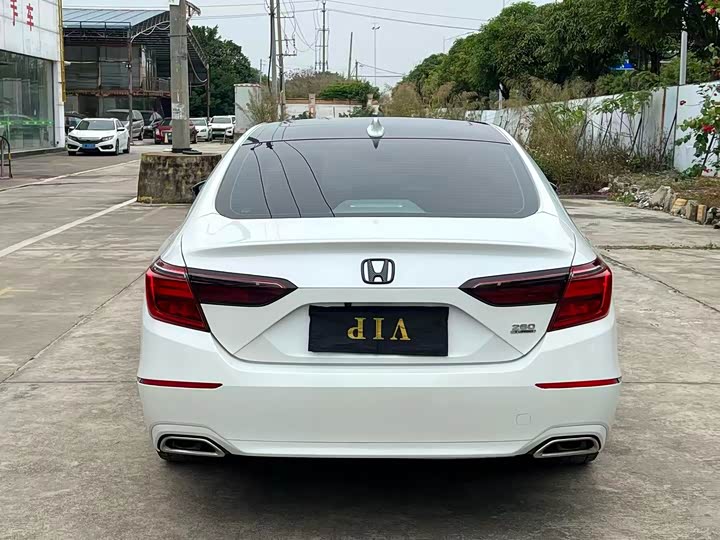 Фото 8 - Honda Inspire