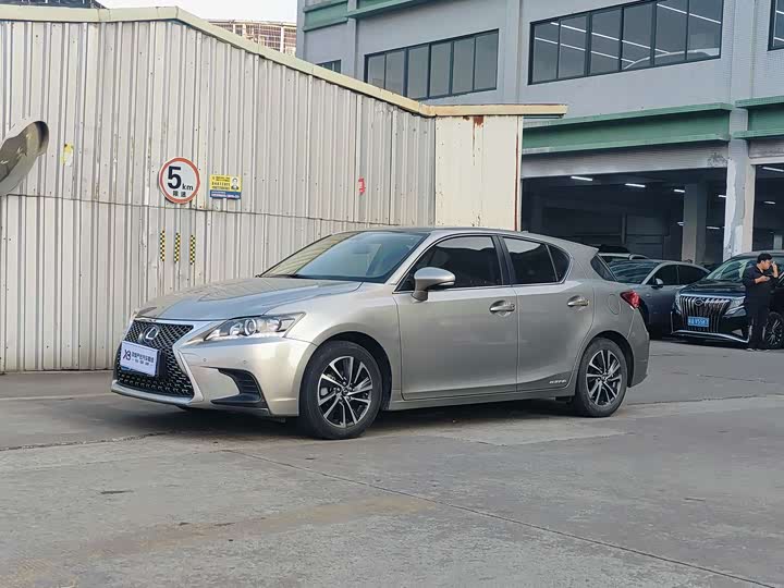 Фото 1 - Lexus CT 200h