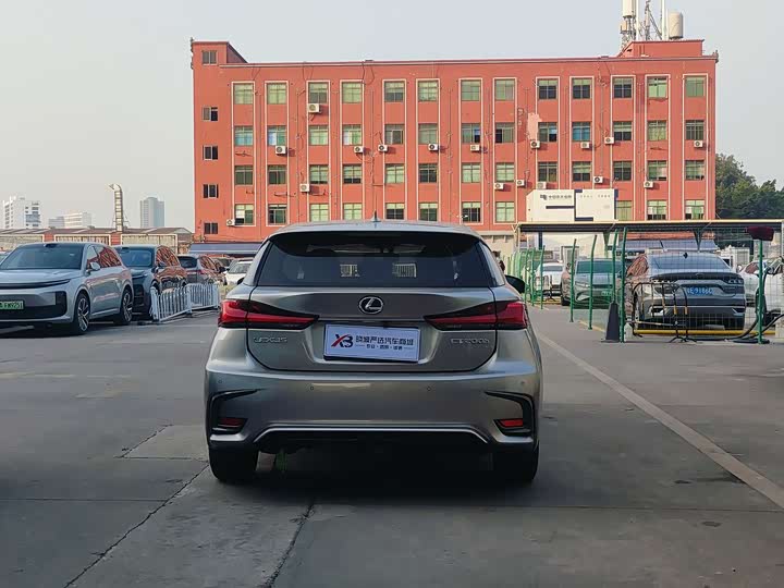 Фото 5 - Lexus CT 200h