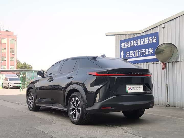 Фото 4 - Lexus RZ