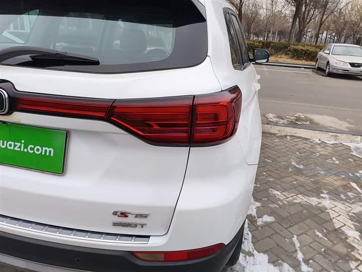 Фото 8 - Changan CS75