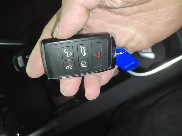 Фото 9 - Land Rover Discovery Sport