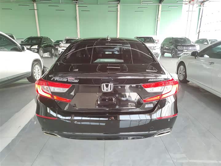 Фото 6 - Honda Accord