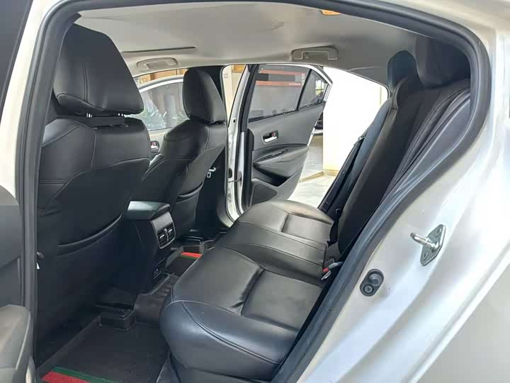 Фото 6 - Toyota Corolla