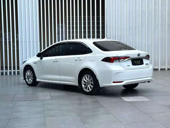 Фото 7 - Toyota Corolla