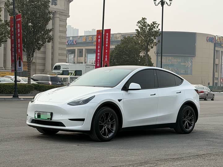 Фото 1 - Tesla Model Y
