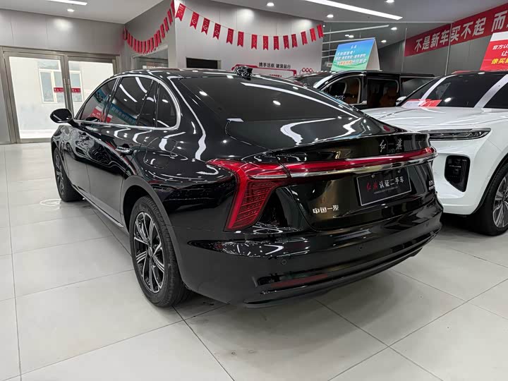 Фото 6 - Hongqi H5 Hybrid