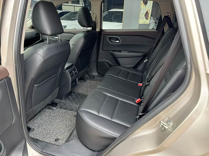 Фото 6 - Nissan X-Trail