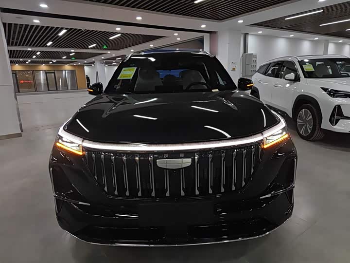 Фото 3 - Geely Atlas L