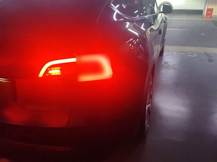 Фото 8 - Tesla Model Y