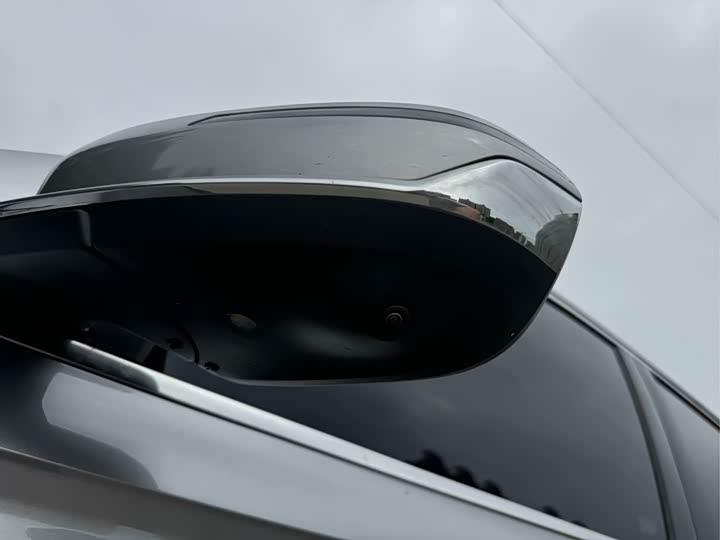 Фото 9 - Geely Monjaro