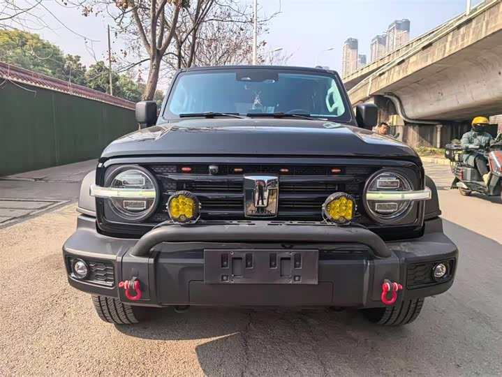 Фото 2 - Tank 300