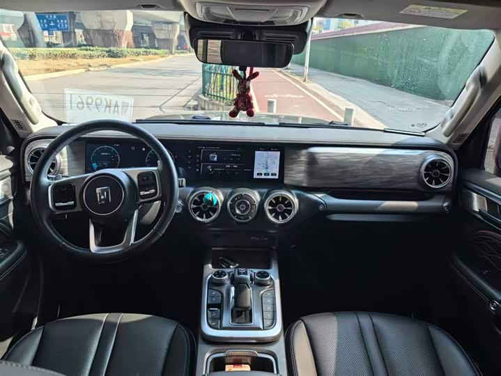 Фото 9 - Tank 300