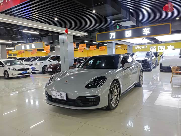 Фото 2 - Porsche Panamera