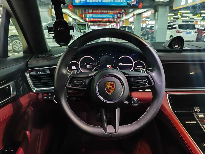 Фото 9 - Porsche Panamera