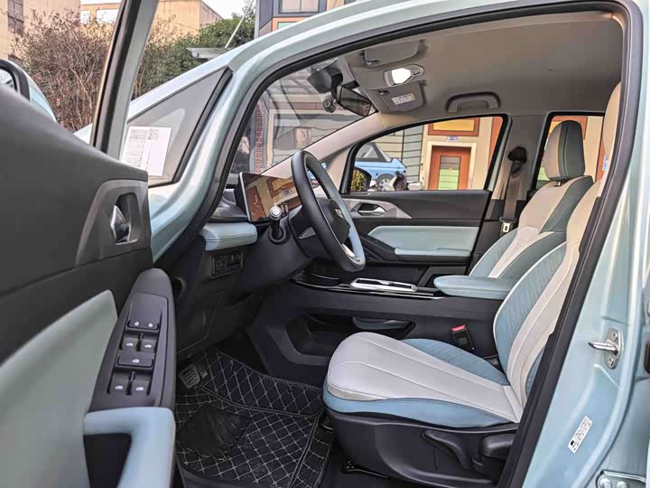 Фото 4 - Geely Geometry E Firefly