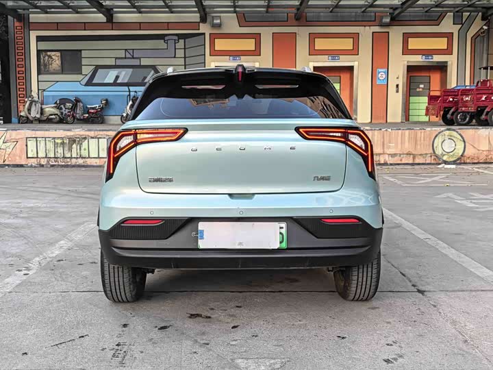 Фото 8 - Geely Geometry E Firefly