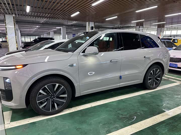 Фото 1 - LiXiang L6