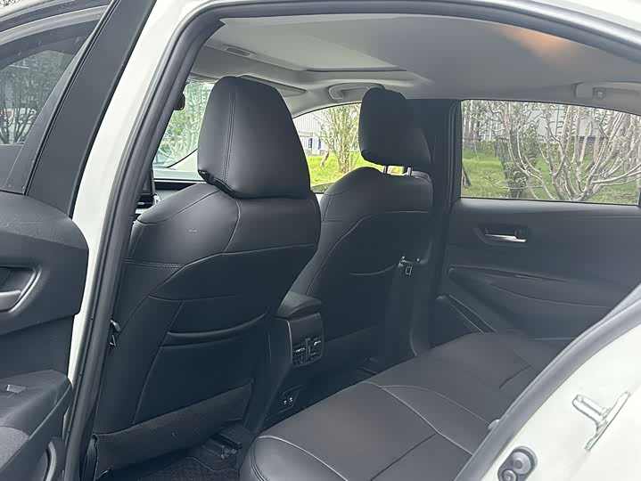 Фото 6 - Toyota Corolla