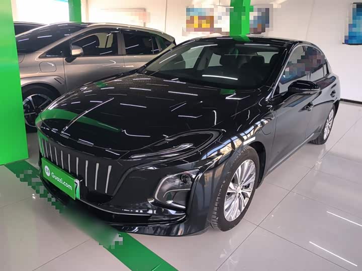 Фото 2 - Hongqi E-QM5