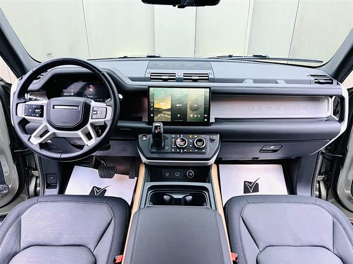 Фото 9 - Land Rover Defender