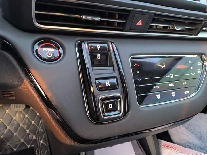 Фото 7 - Honda Odyssey