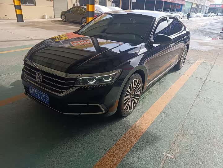 Фото 1 - Volkswagen Passat